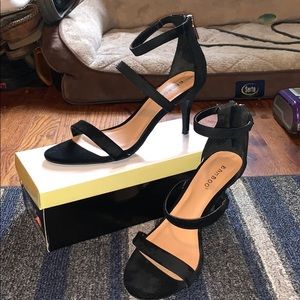 Black Suede Heels 👠